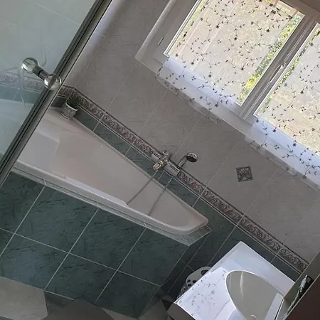 Faby, Jacuzzy Sauna Privatif *